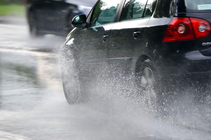Dicas para dirigir com segurança na chuva